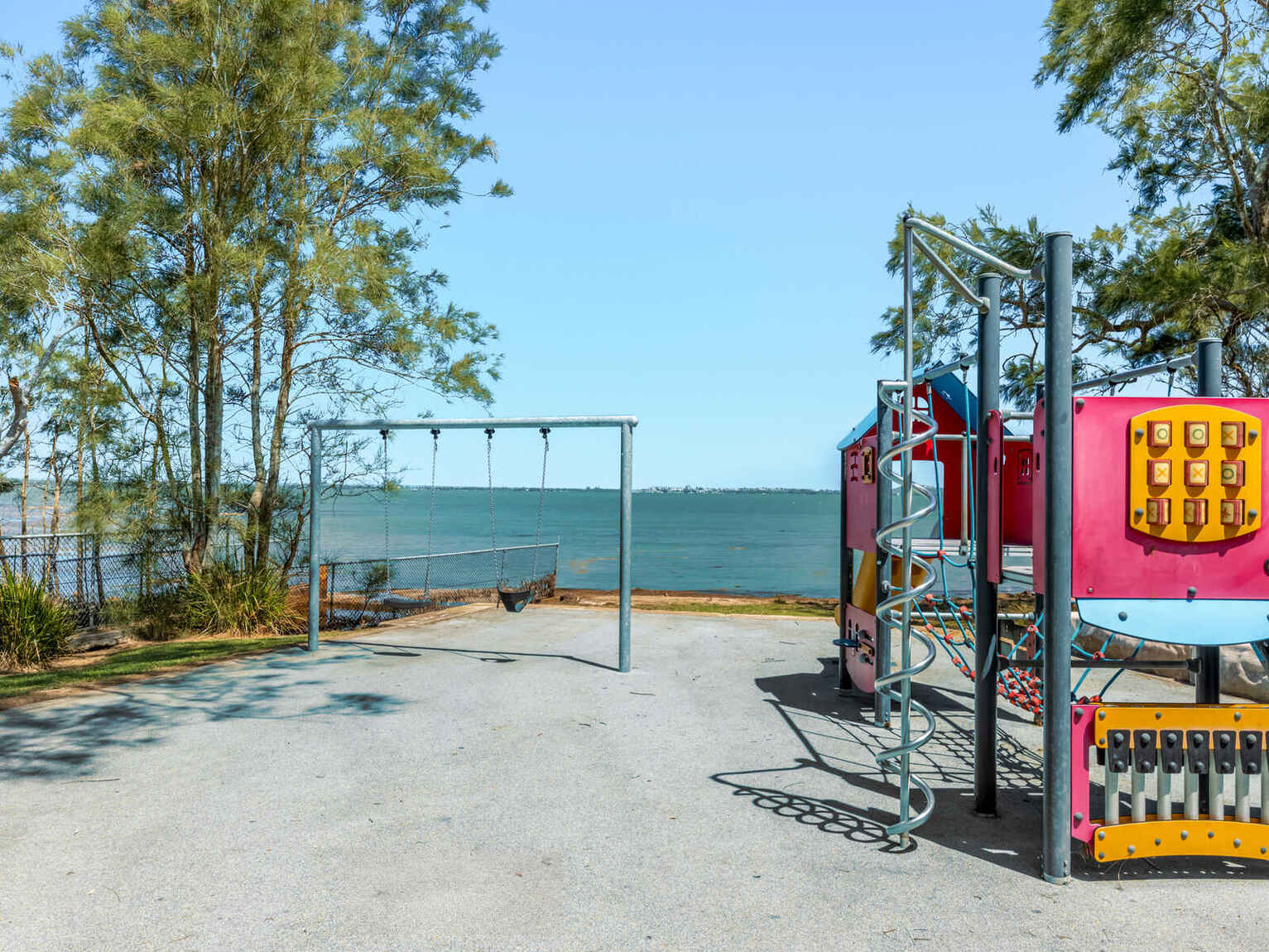 284 Tuggerawong Road Tuggerawong