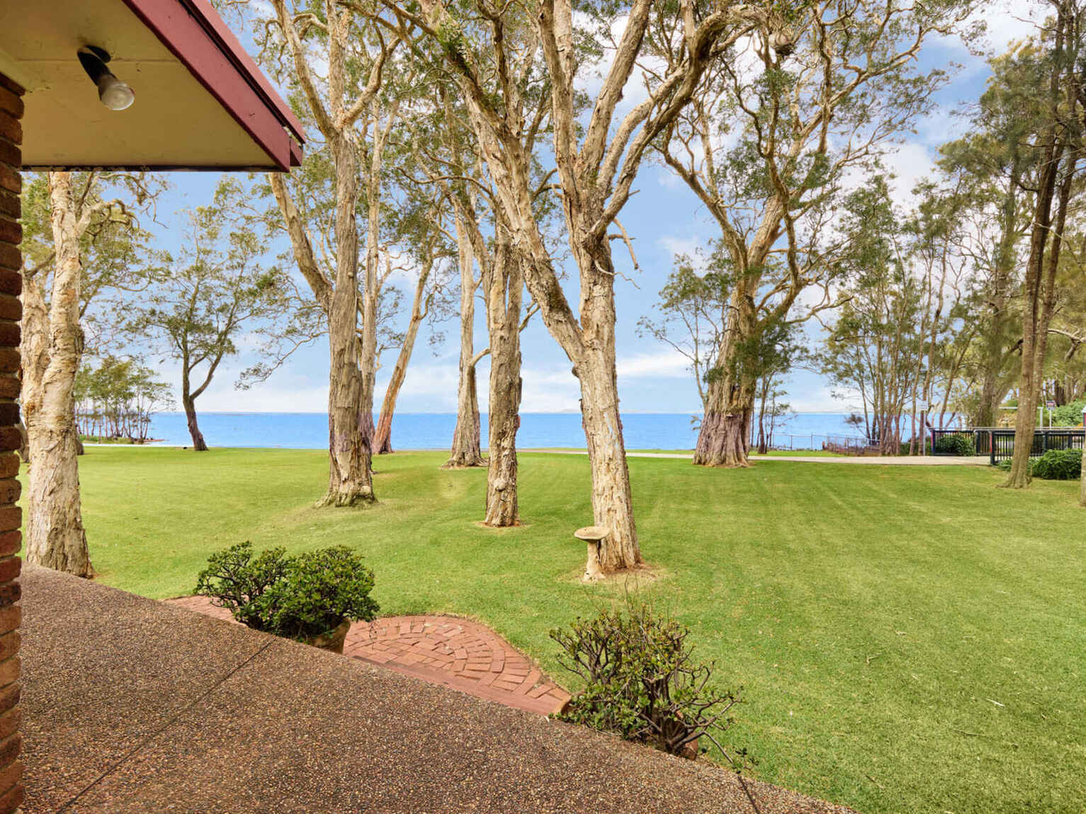 284 Tuggerawong Road Tuggerawong