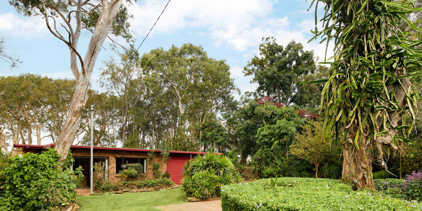 284 Tuggerawong Road Tuggerawong